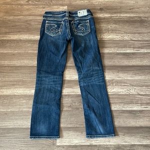 Silver Jeans Suki Straight. W28 L30
